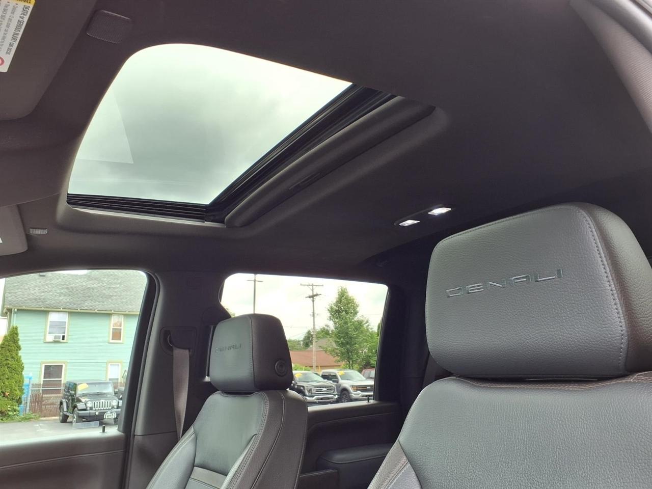 GMC Sierra 2500HD 4WD Crew Cab 159" Denali 2021