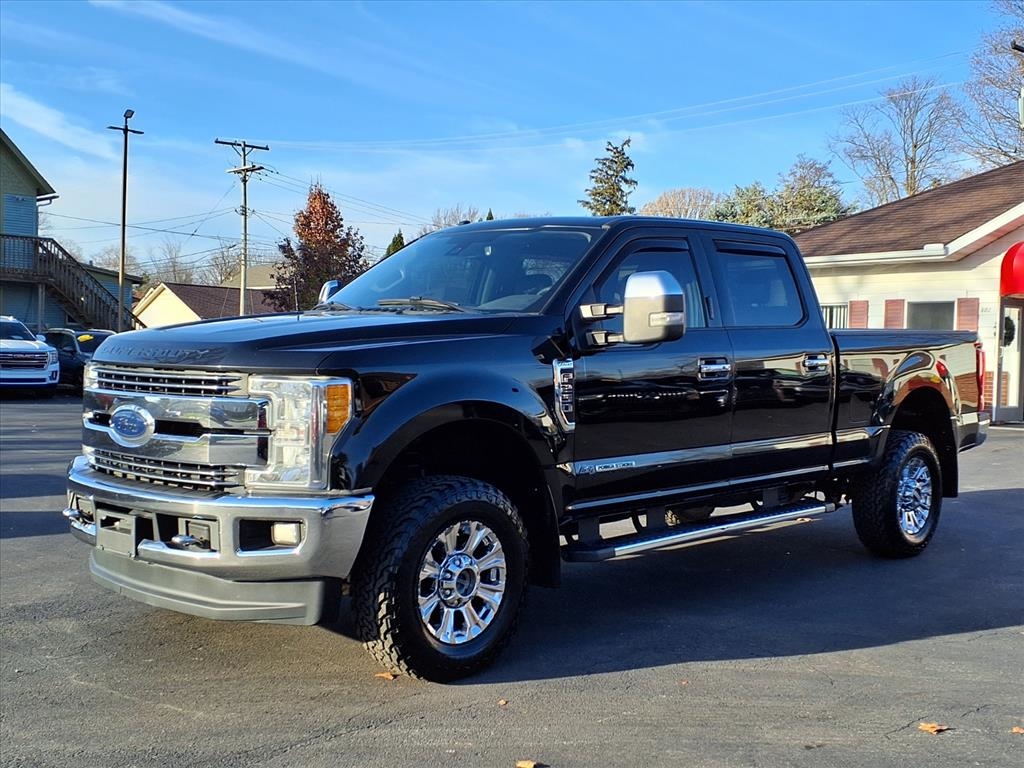 2017 Ford F-250 Lariat photo 2