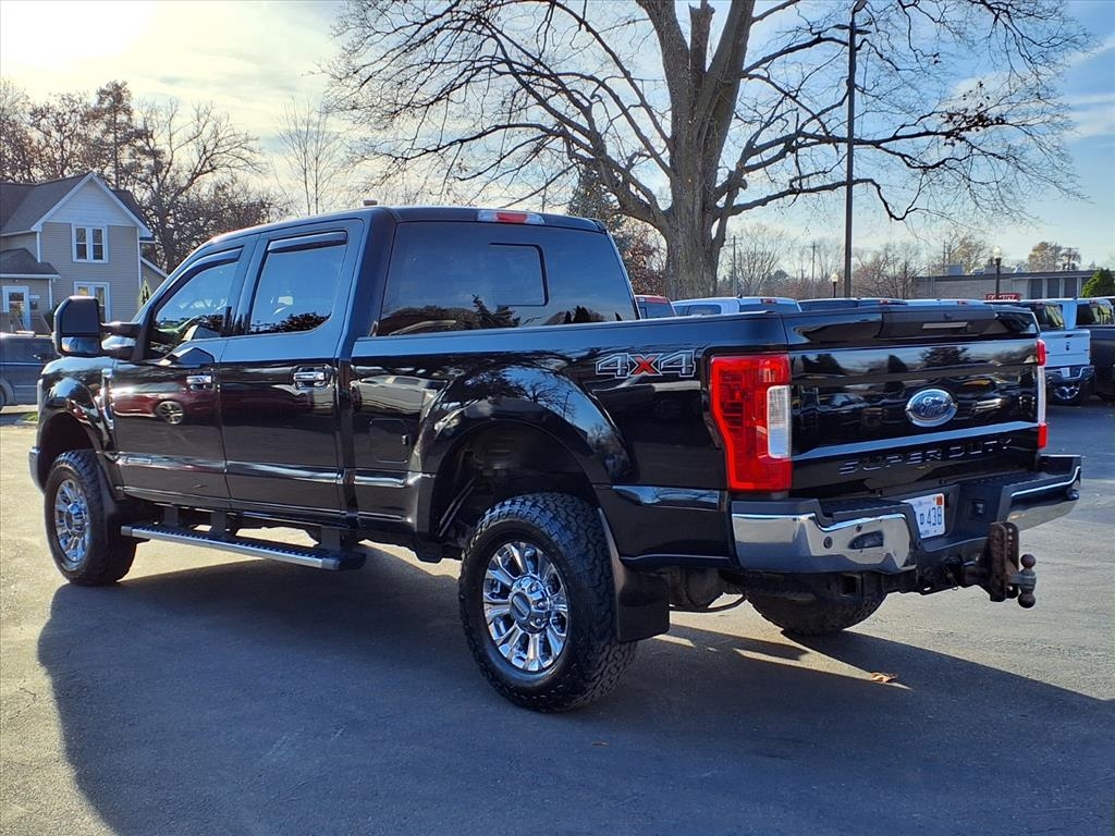 Ford Super Duty F-250 SRW Lariat 4WD Crew Cab 6.75' Box 2017