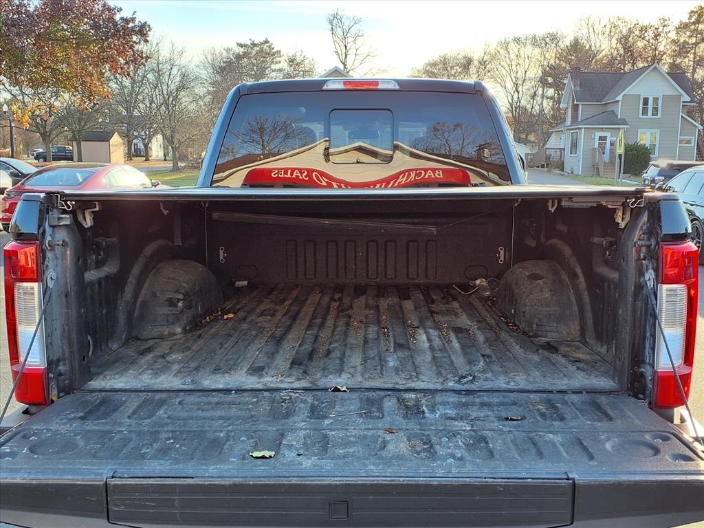 Ford Super Duty F-250 SRW Lariat 4WD Crew Cab 6.75' Box 2017