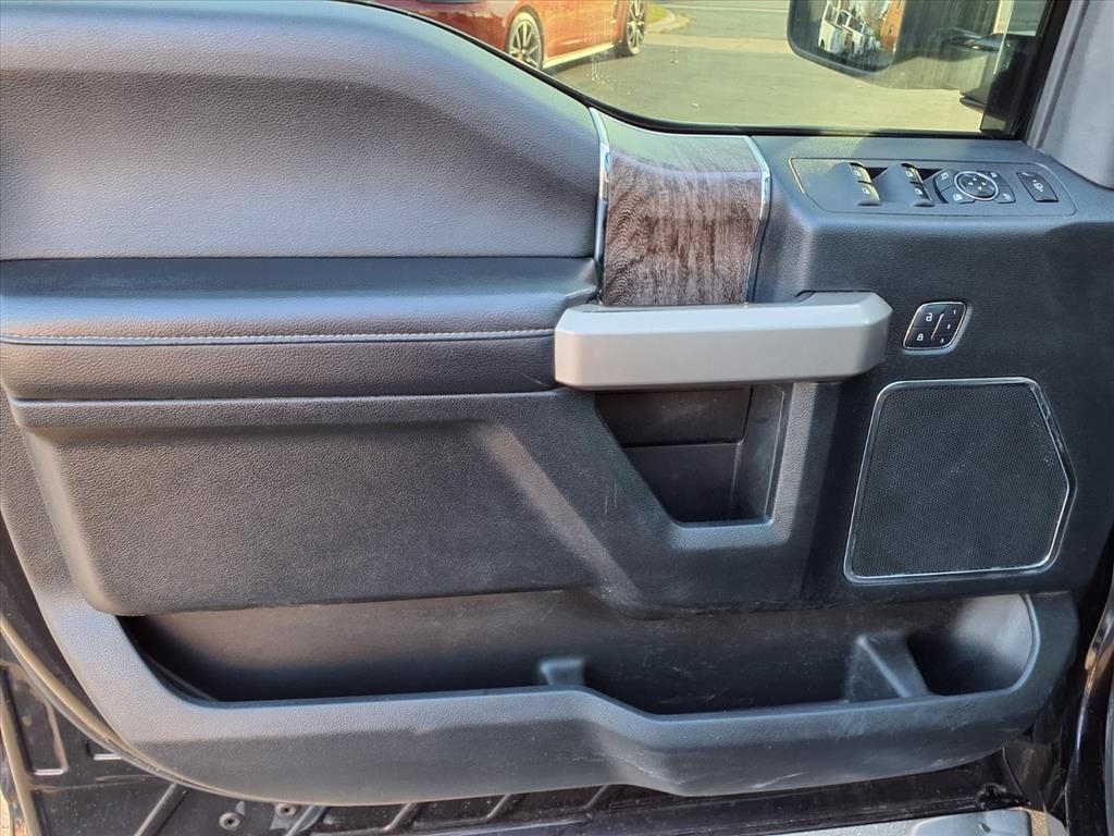 Ford Super Duty F-250 SRW Lariat 4WD Crew Cab 6.75' Box 2017