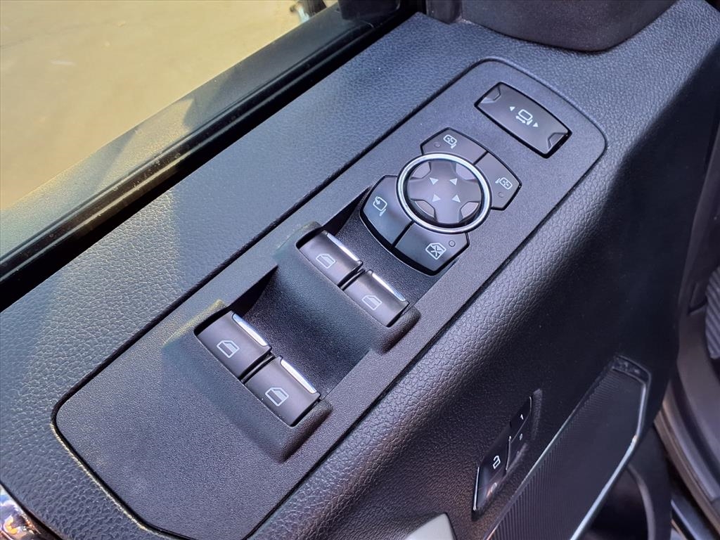 Ford Super Duty F-250 SRW Lariat 4WD Crew Cab 6.75' Box 2017