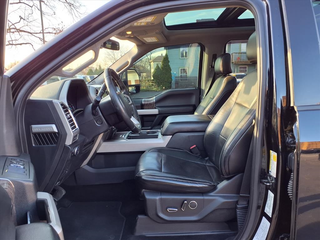 Ford Super Duty F-250 SRW Lariat 4WD Crew Cab 6.75' Box 2017