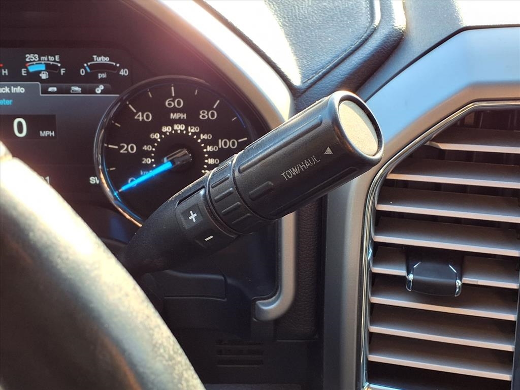 Ford Super Duty F-250 SRW Lariat 4WD Crew Cab 6.75' Box 2017