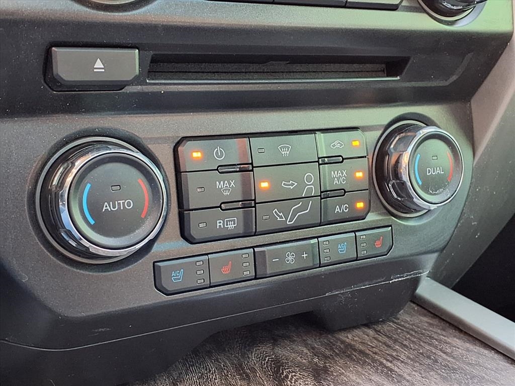 Ford Super Duty F-250 SRW Lariat 4WD Crew Cab 6.75' Box 2017