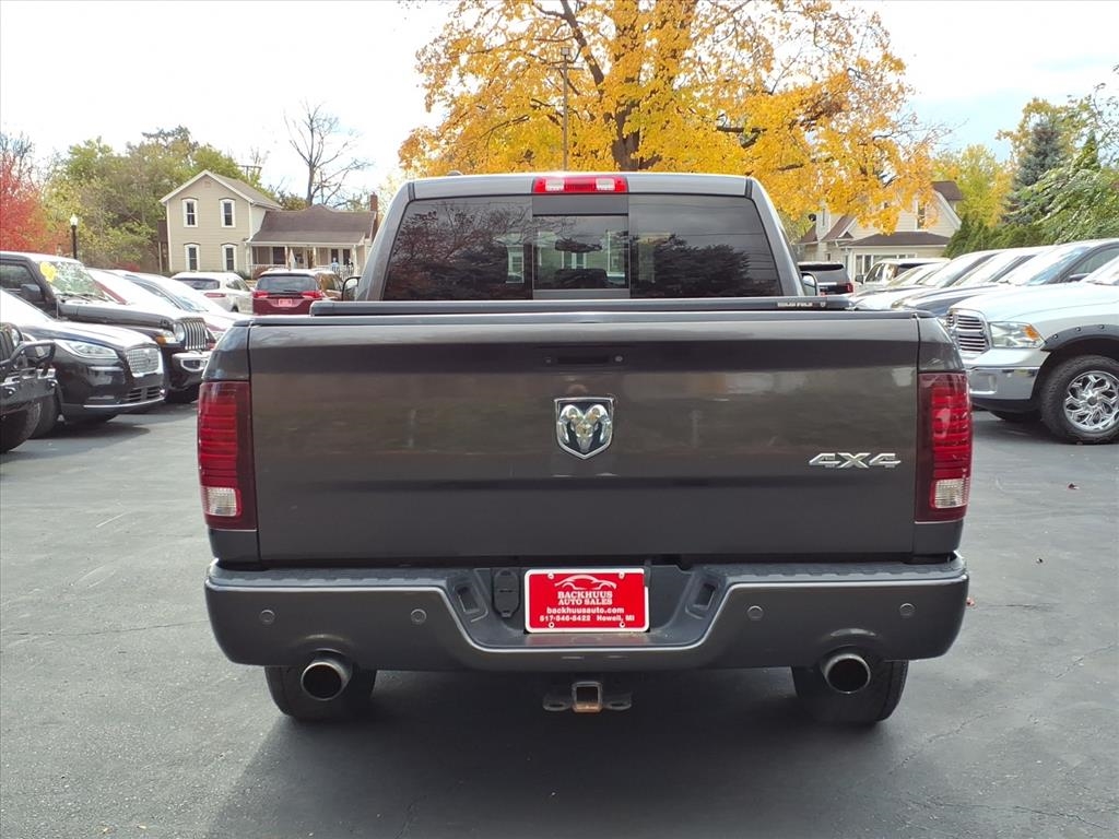 RAM 1500 4WD Crew Cab 140.5" Sport 2017