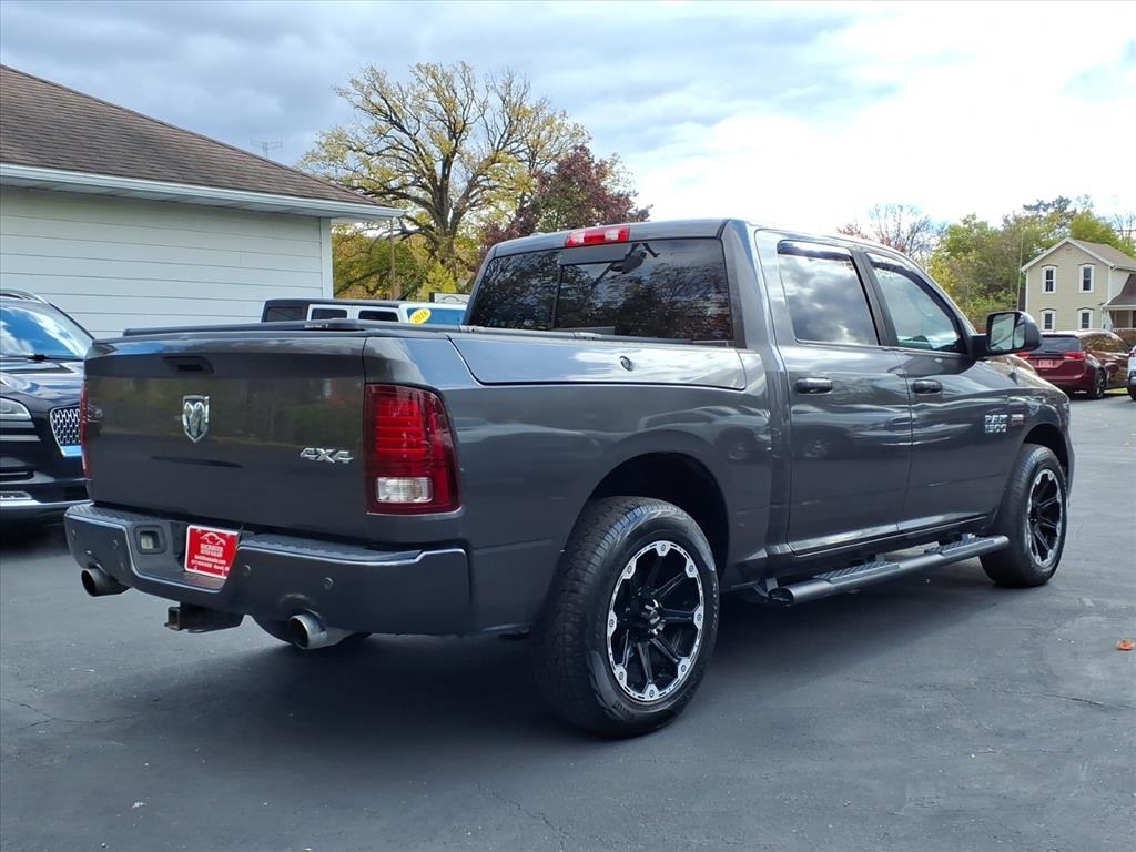 RAM 1500 4WD Crew Cab 140.5" Sport 2017