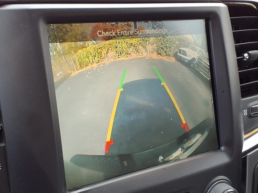 RAM 1500 4WD Crew Cab 140.5" Sport 2017