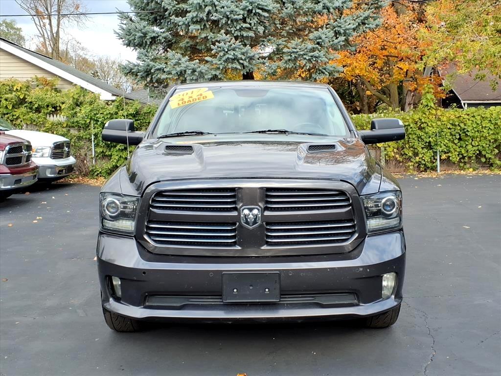RAM 1500 4WD Crew Cab 140.5" Sport 2017