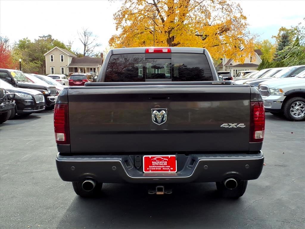 RAM 1500 4WD Crew Cab 140.5" Sport 2017