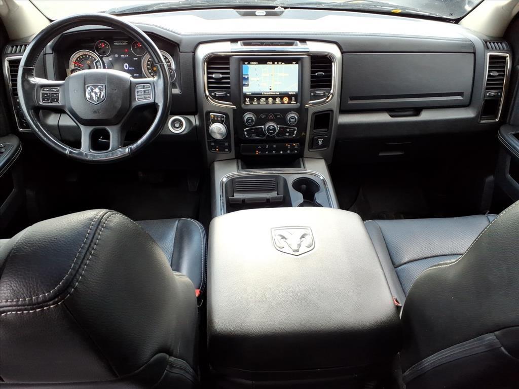 RAM 1500 4WD Crew Cab 140.5" Sport 2017