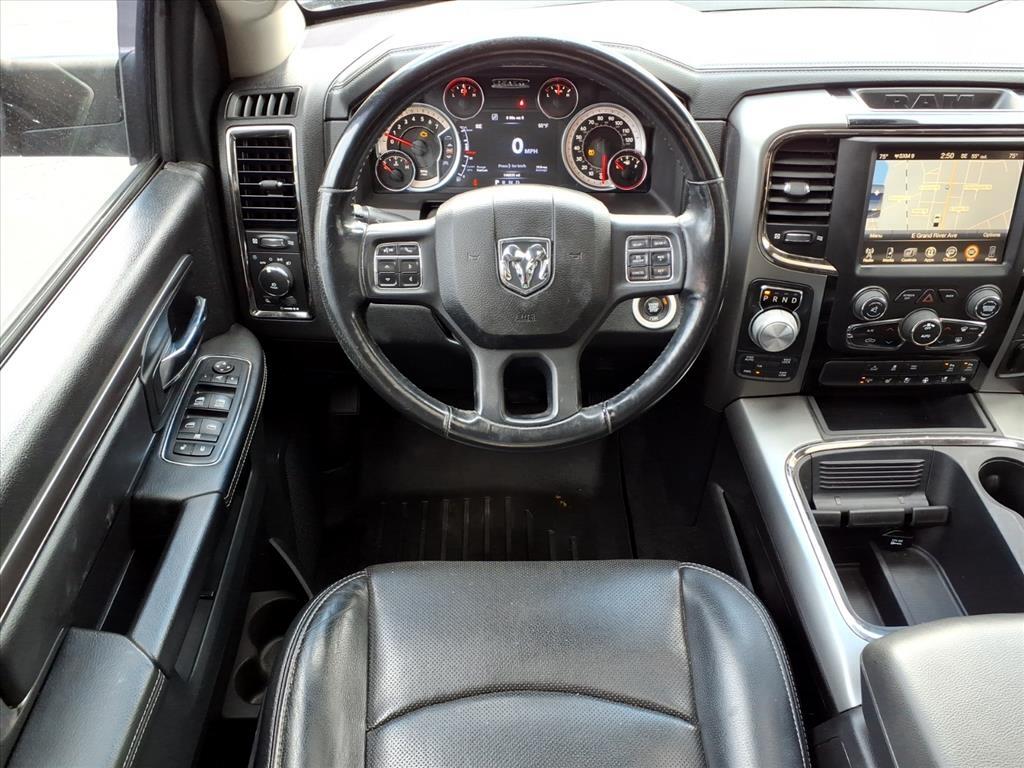 RAM 1500 4WD Crew Cab 140.5" Sport 2017