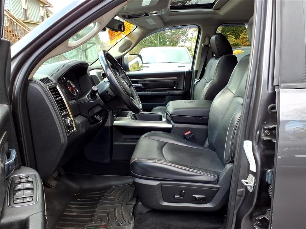 RAM 1500 4WD Crew Cab 140.5" Sport 2017