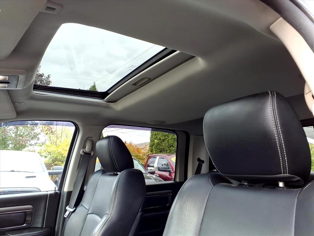 RAM 1500 4WD Crew Cab 140.5" Sport 2017