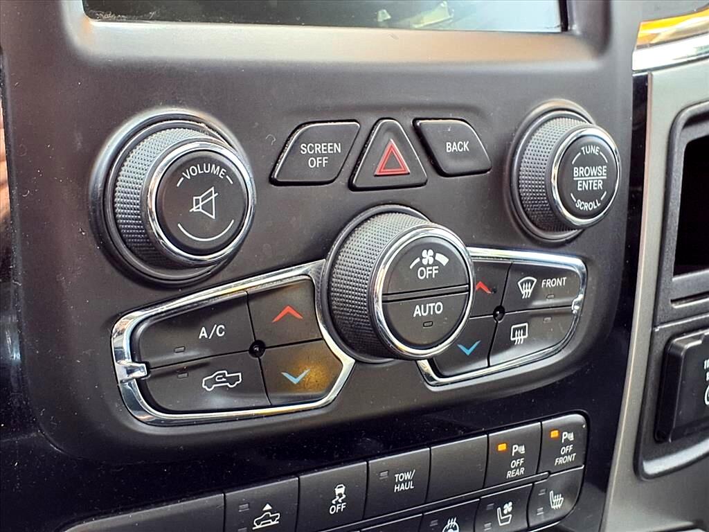 RAM 1500 4WD Crew Cab 140.5" Sport 2017