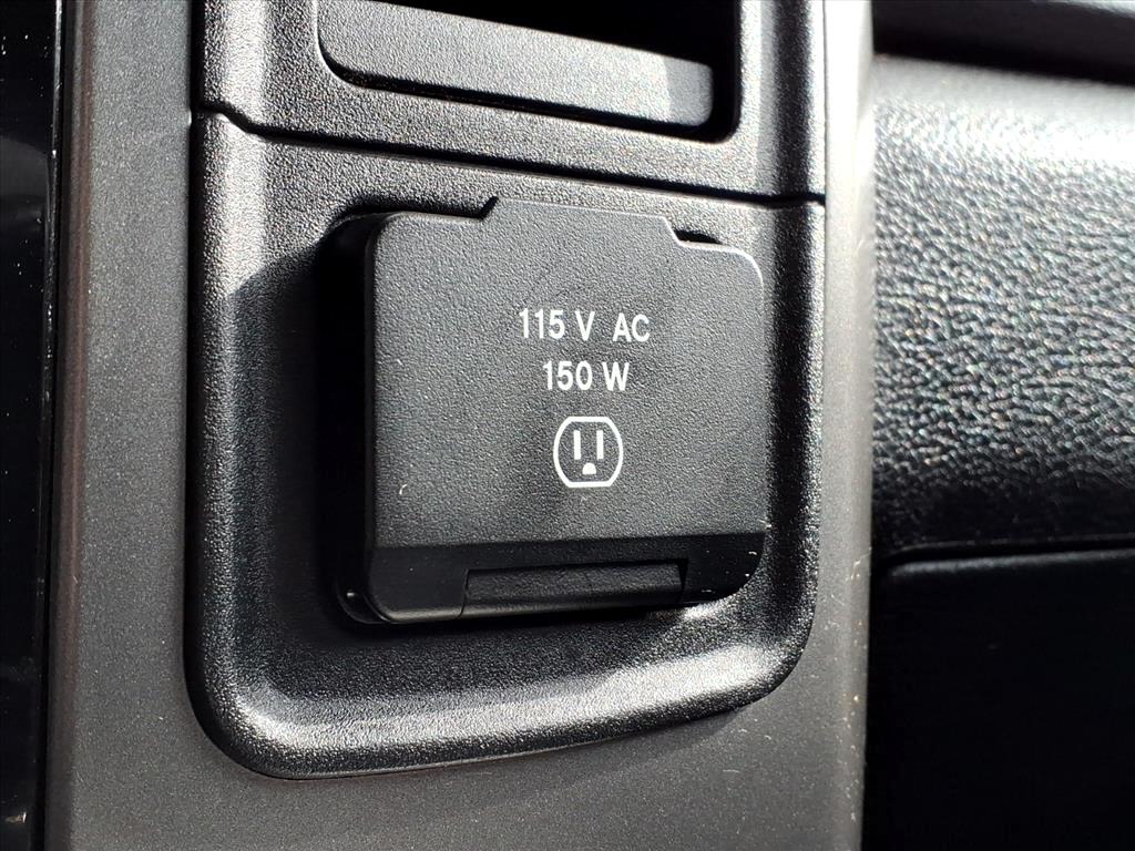 RAM 1500 4WD Crew Cab 140.5" Sport 2017