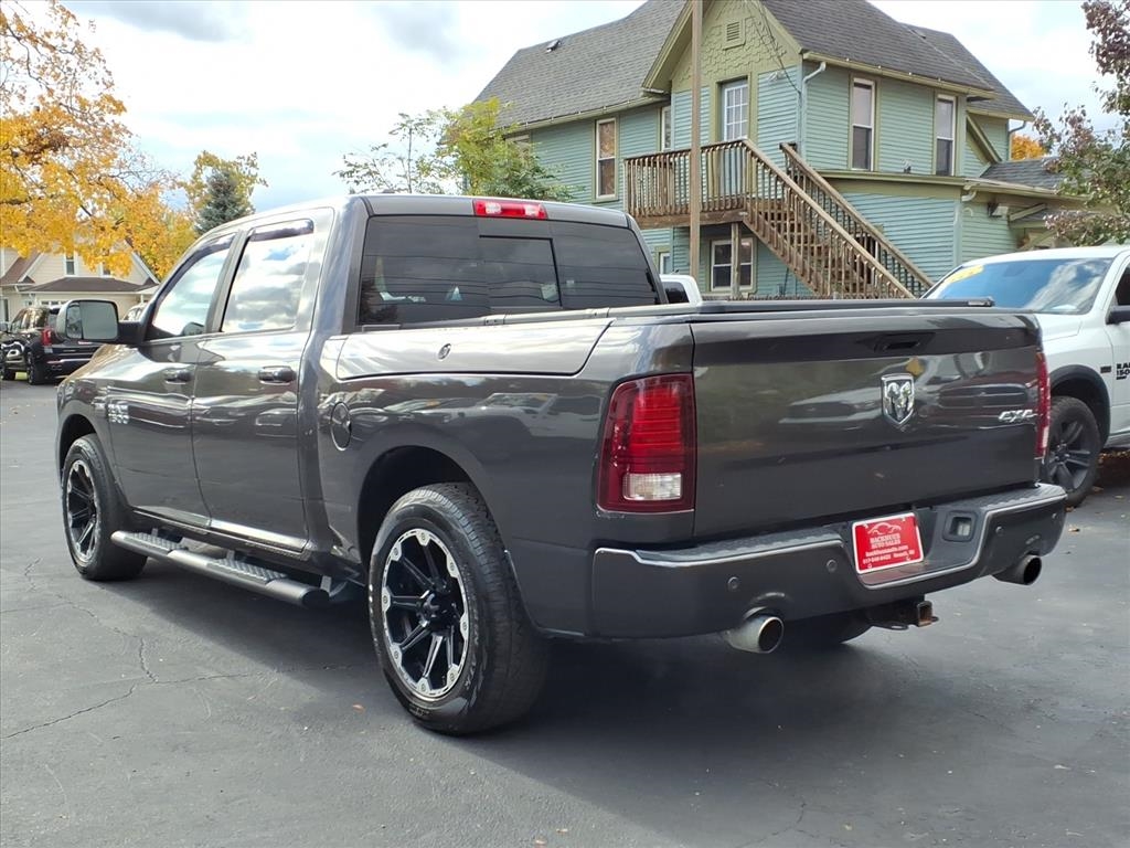 RAM 1500 4WD Crew Cab 140.5" Sport 2017