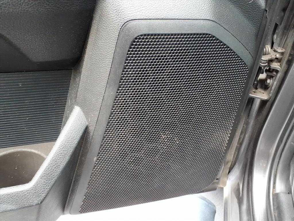 RAM 1500 4WD Crew Cab 140.5" Sport 2017