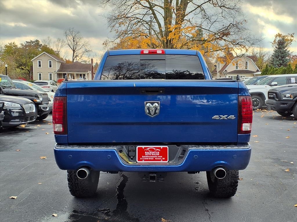 RAM 1500 4WD Crew Cab 140.5" Sport 2016