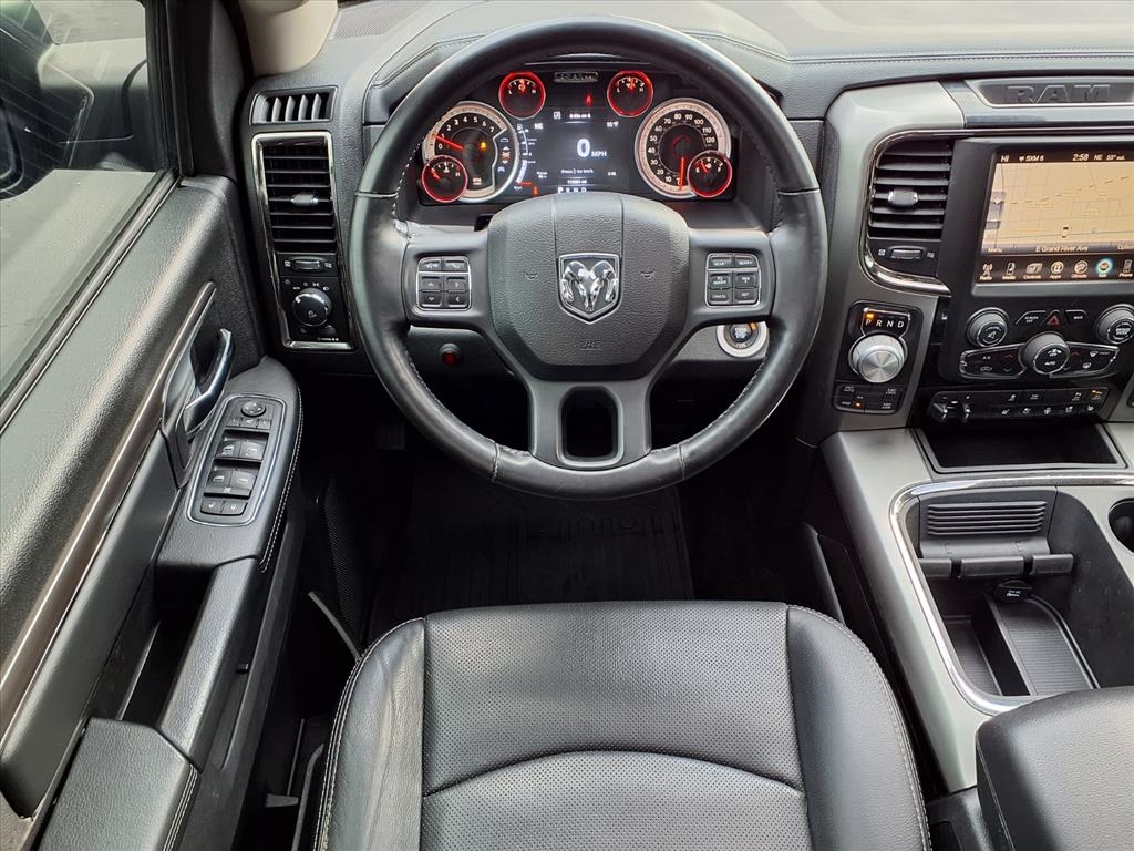 RAM 1500 4WD Crew Cab 140.5" Sport 2016