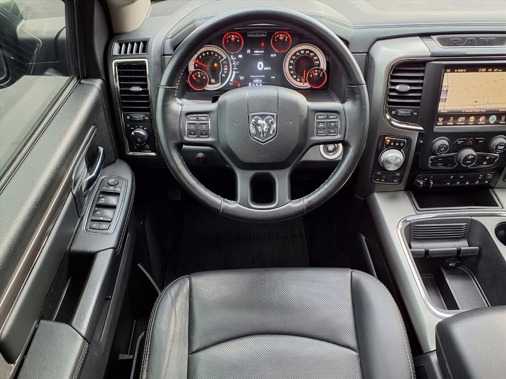 RAM 1500 4WD Crew Cab 140.5" Sport 2016