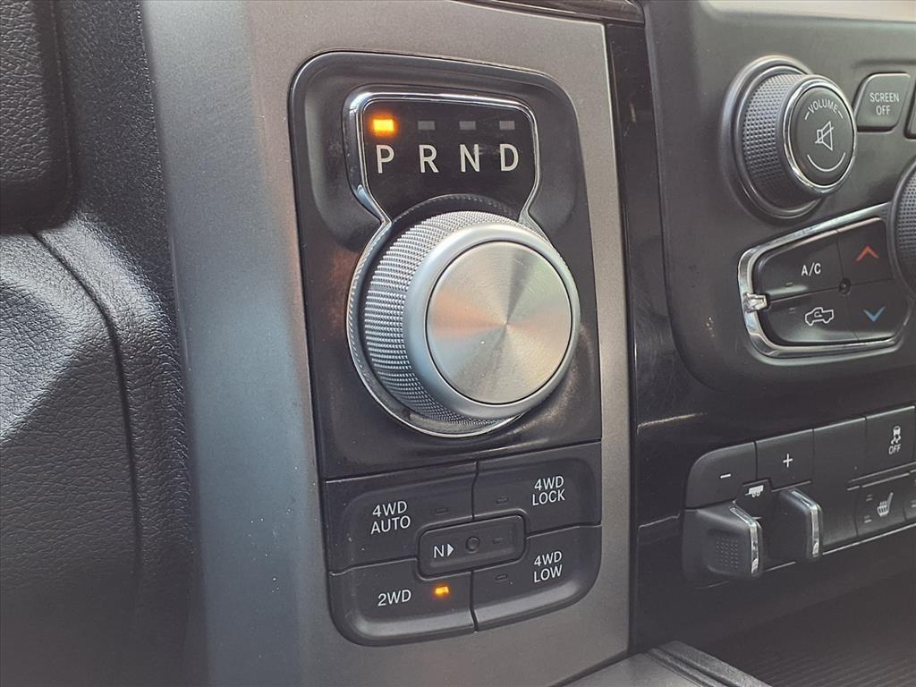 RAM 1500 4WD Crew Cab 140.5" Sport 2016