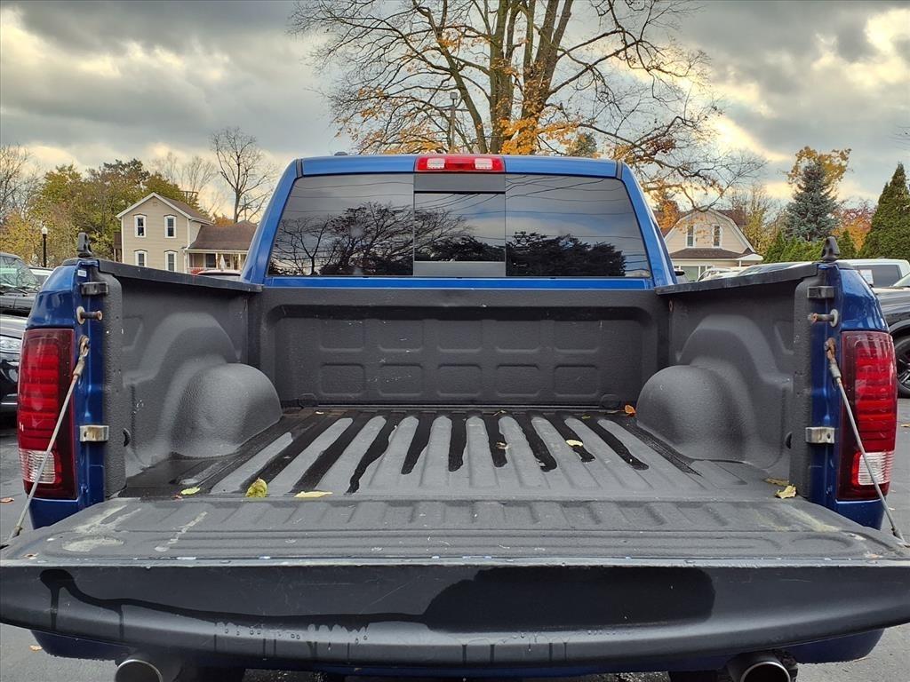 RAM 1500 4WD Crew Cab 140.5" Sport 2016