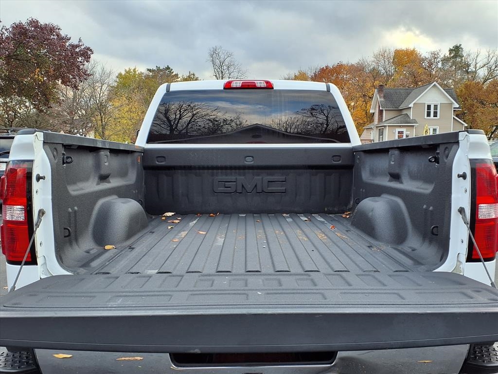 GMC Sierra 2500HD 4WD Crew Cab 153.7" SLT 2018