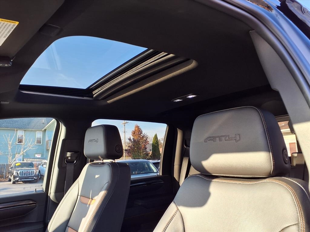 GMC Sierra 2500HD 4WD Crew Cab 159" AT4 2024