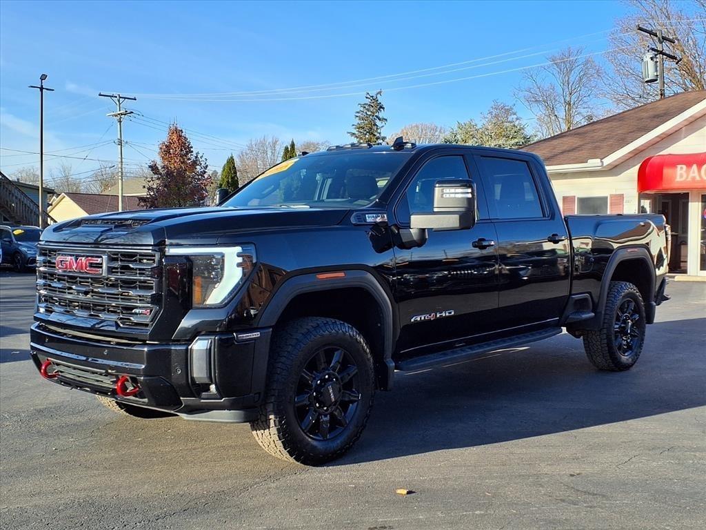 GMC Sierra 2500HD 4WD Crew Cab 159" AT4 2024