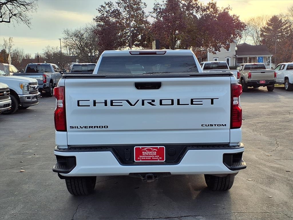 Chevrolet Silverado 1500 4WD Crew Cab 147" Custom 2023