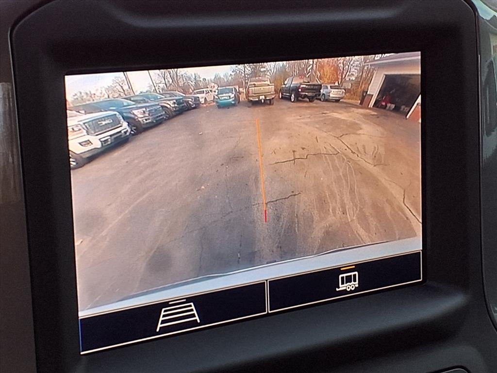 Chevrolet Silverado 1500 4WD Crew Cab 147" Custom 2023