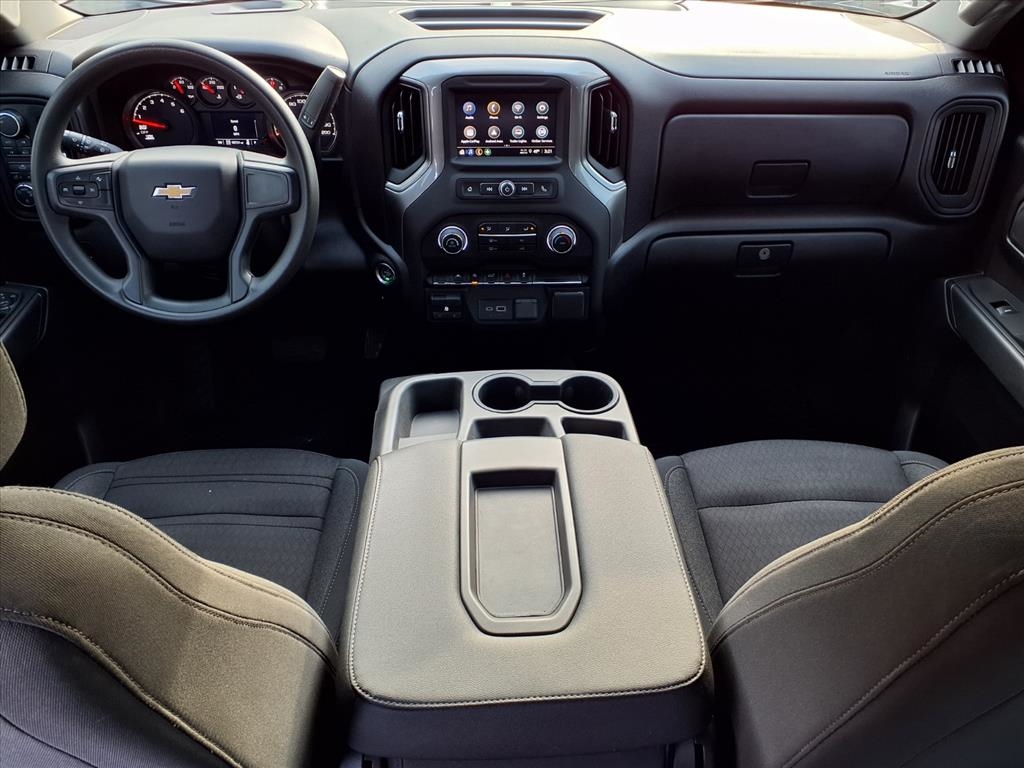 Chevrolet Silverado 1500 4WD Crew Cab 147" Custom 2023