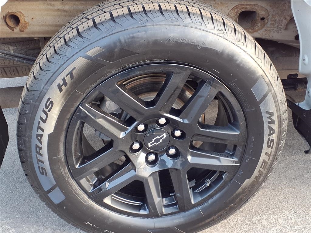 Chevrolet Silverado 1500 4WD Crew Cab 147" Custom 2023