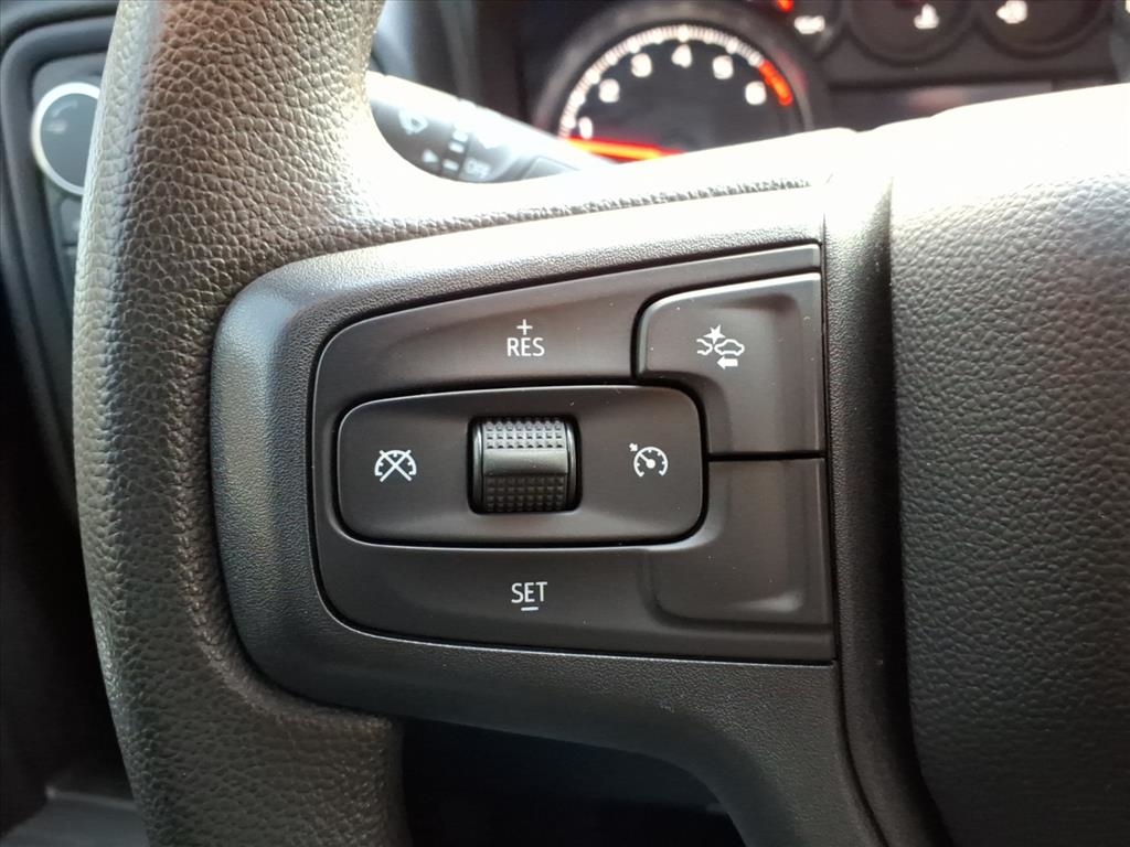 Chevrolet Silverado 1500 4WD Crew Cab 147" Custom 2023