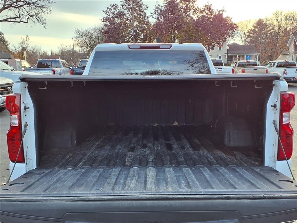 Chevrolet Silverado 1500 4WD Crew Cab 147" Custom 2023