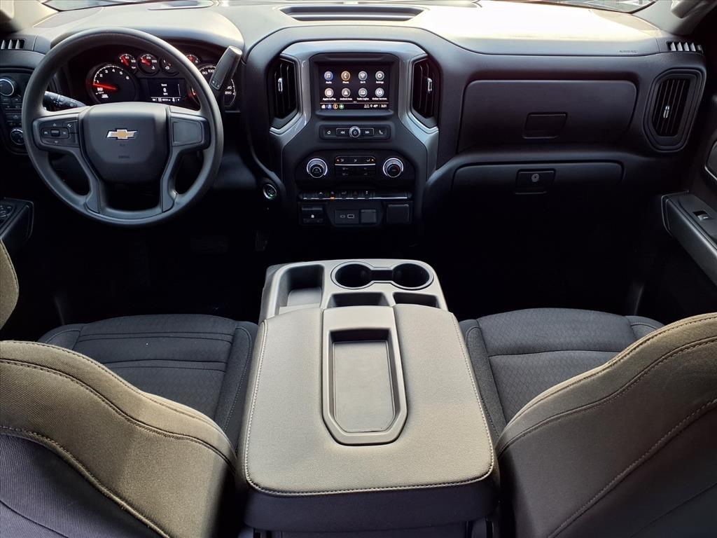 Chevrolet Silverado 1500 4WD Crew Cab 147" Custom 2023