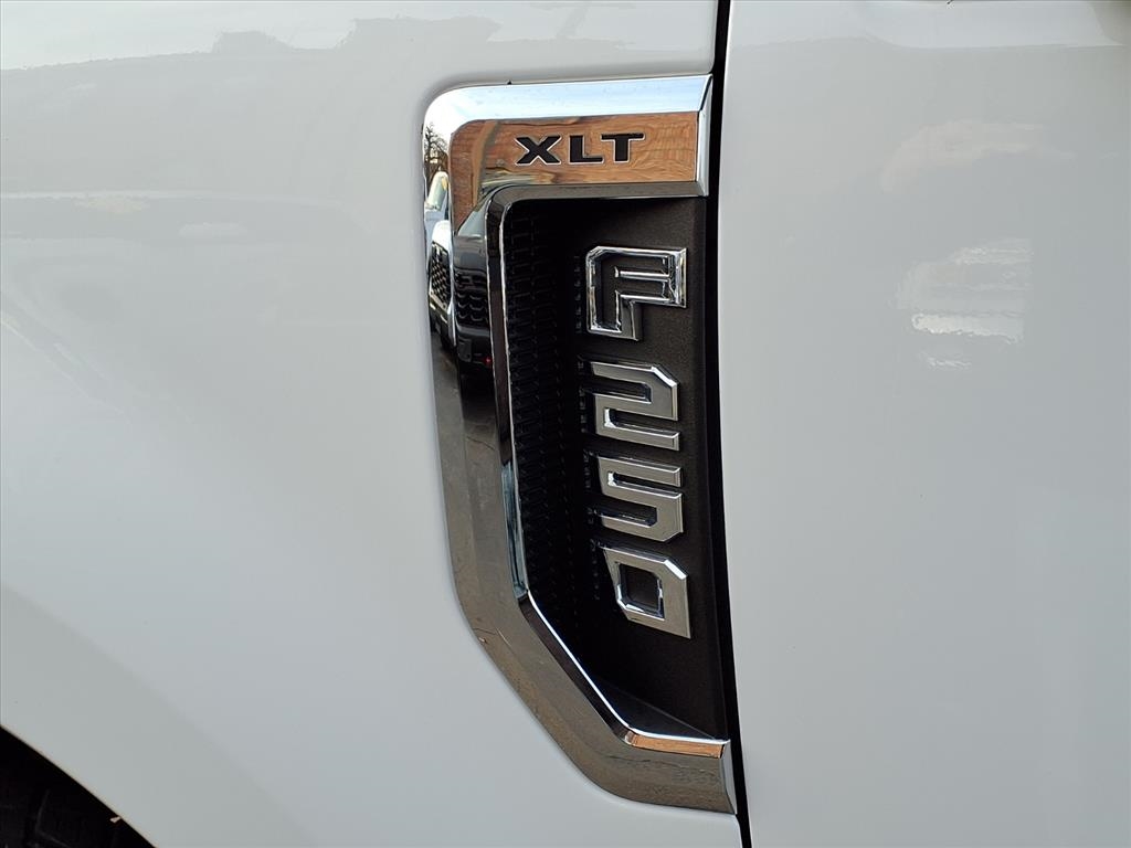 Ford Super Duty F-250 SRW 4WD Crew Cab 156" XLT 2017