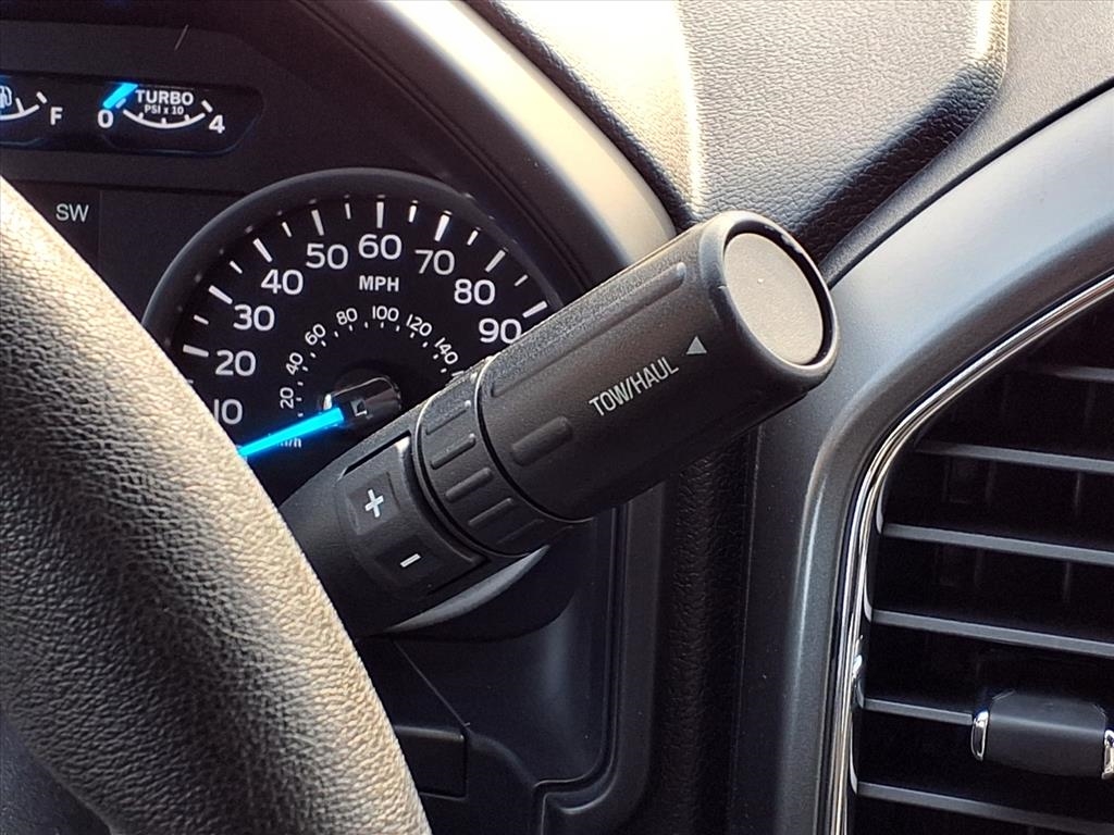 Ford Super Duty F-250 SRW 4WD Crew Cab 156" XLT 2017