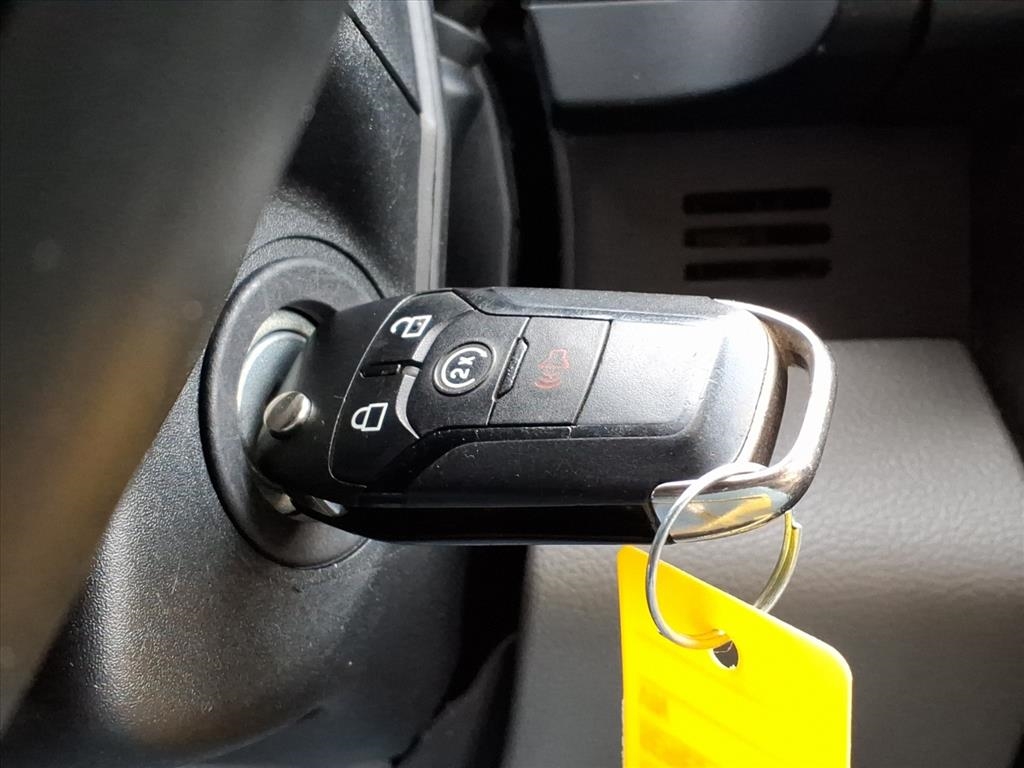 Ford Super Duty F-250 SRW 4WD Crew Cab 156" XLT 2017