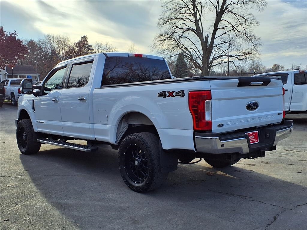 Ford Super Duty F-250 SRW 4WD Crew Cab 156" XLT 2017