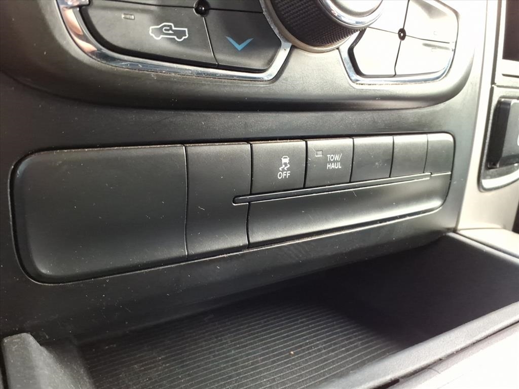 RAM 1500 SLT 4x4 Quad Cab 6'4" Box 2018