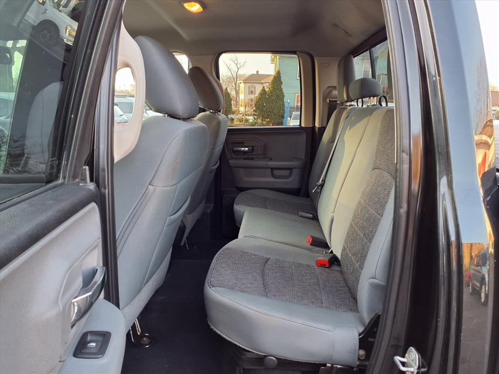 RAM 1500 SLT 4x4 Quad Cab 6'4" Box 2018