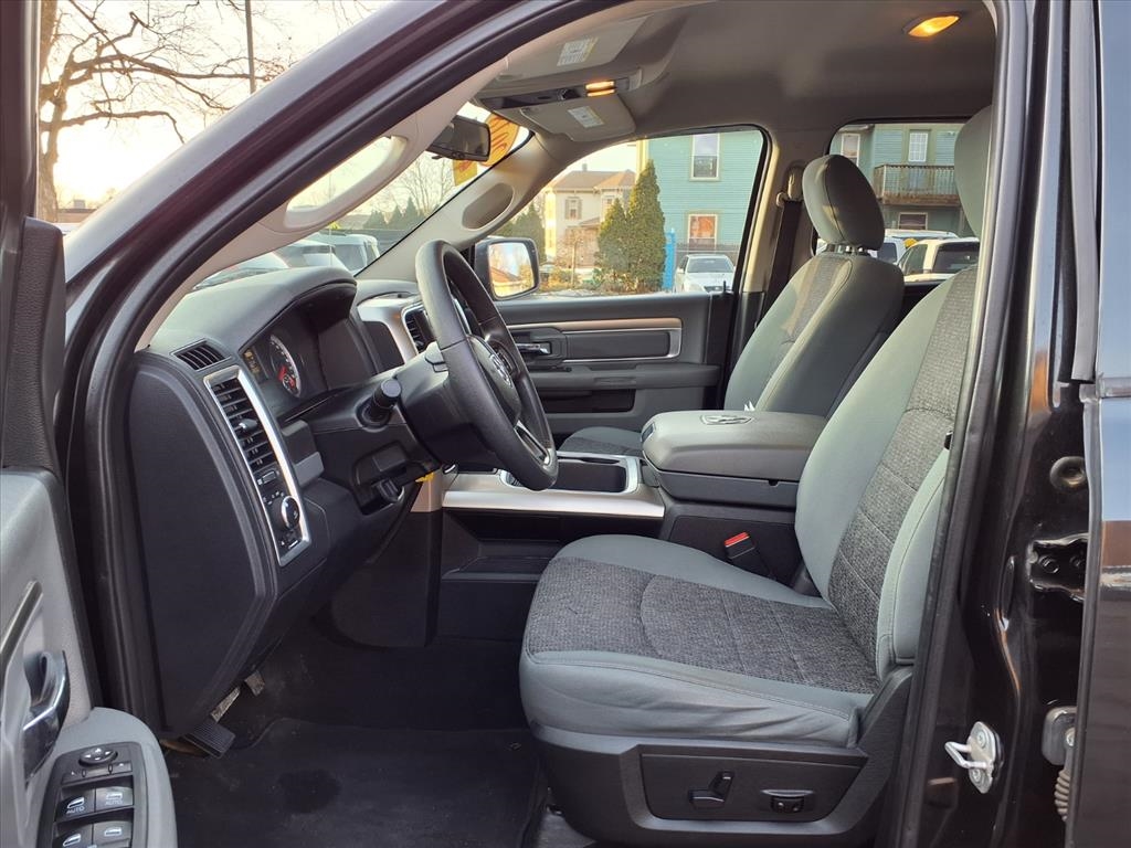 RAM 1500 SLT 4x4 Quad Cab 6'4" Box 2018