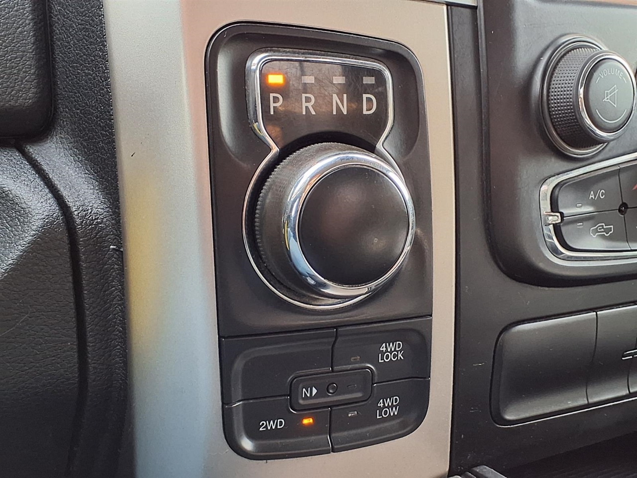 RAM 1500 SLT 4x4 Quad Cab 6'4" Box 2018