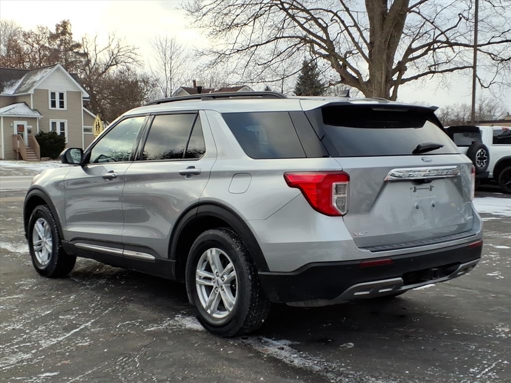 Ford Explorer XLT 4WD 2023