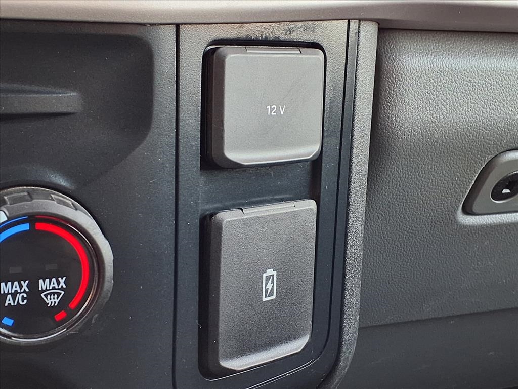 Ford Super Duty F-550 DRW XL 4WD Reg Cab 145" WB 60" CA 2023