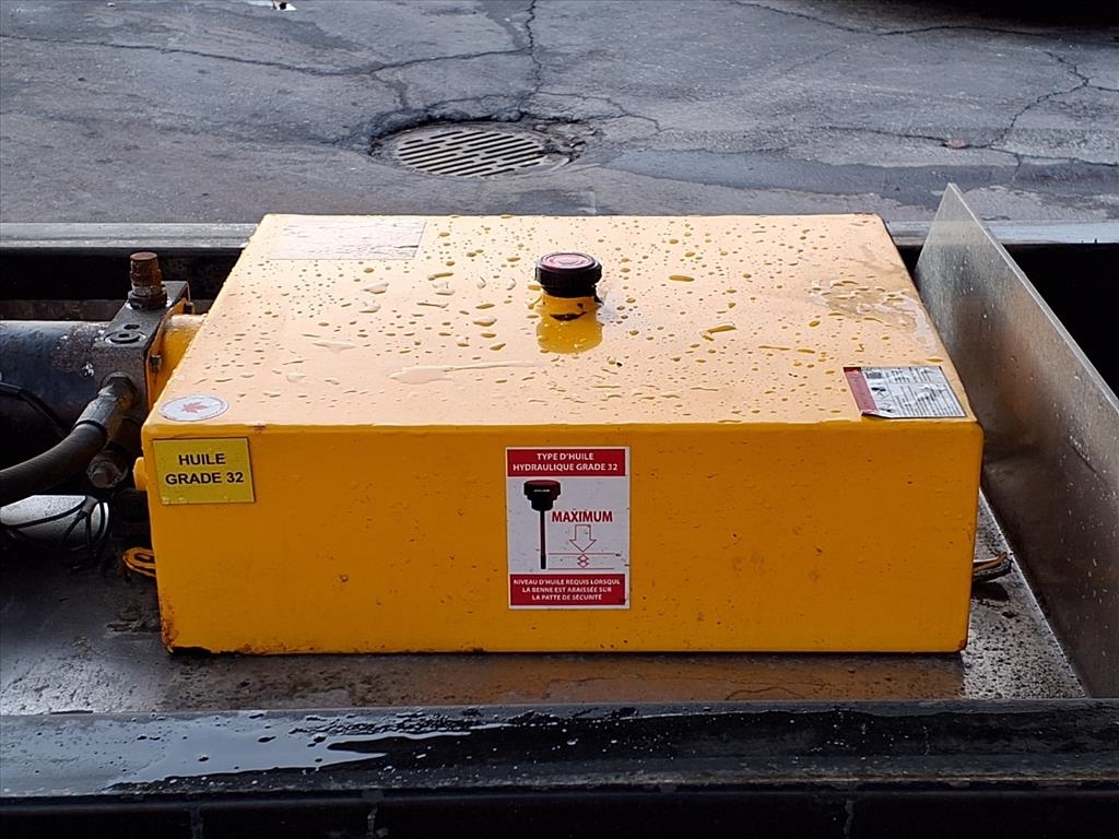 Ford Super Duty F-550 DRW XL 4WD Reg Cab 145" WB 60" CA 2023