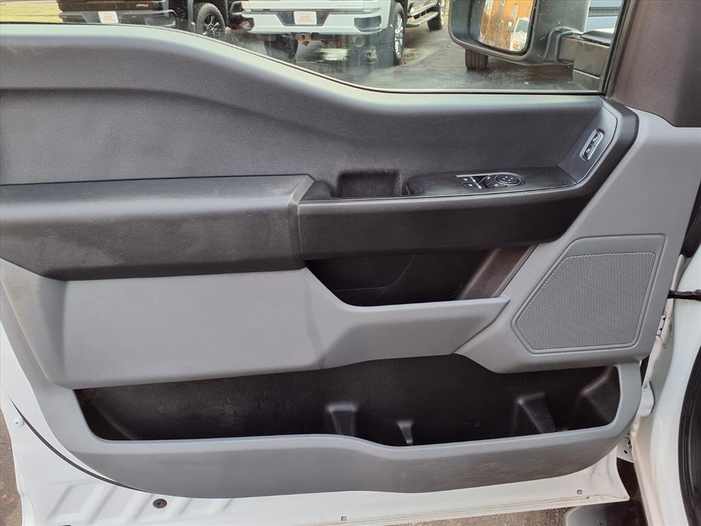 Ford Super Duty F-550 DRW XL 4WD Reg Cab 145" WB 60" CA 2023