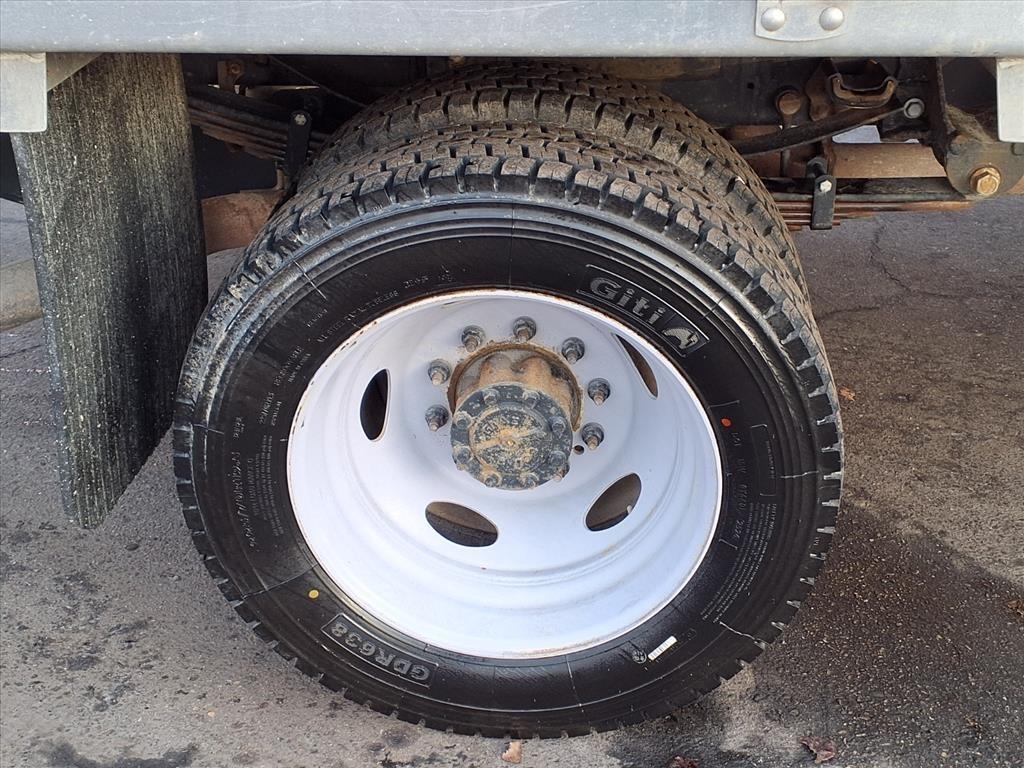 Ford Super Duty F-550 DRW XL 4WD Reg Cab 145" WB 60" CA 2023